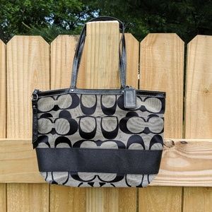 AUTHENTIC, CLASSY COACH PURSE